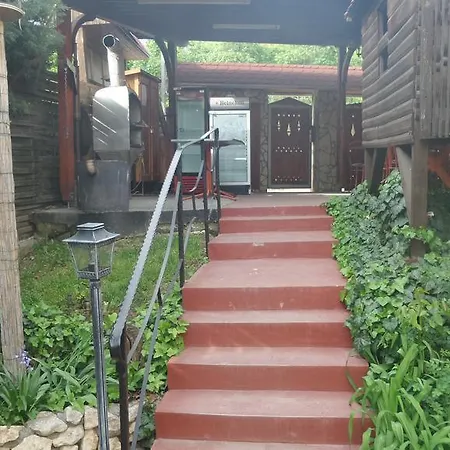 Leganyi Apartmanhaz *