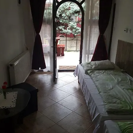Leganyi Apartmanhaz * Eger