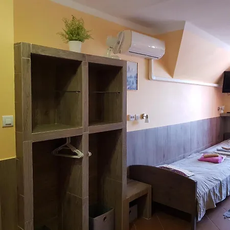 Leganyi Apartmanhaz Daire Eğri