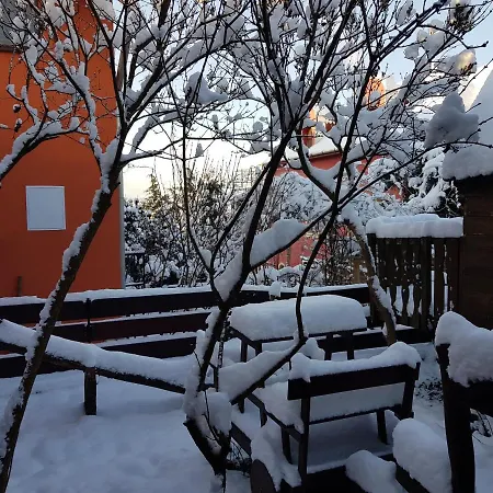 Leganyi Apartmanhaz Apartament