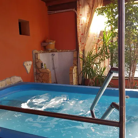 Leganyi Apartmanhaz Eger