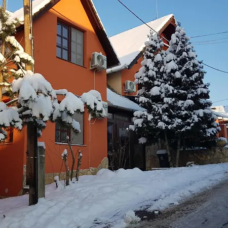 Leganyi Apartmanhaz Apartament Eger