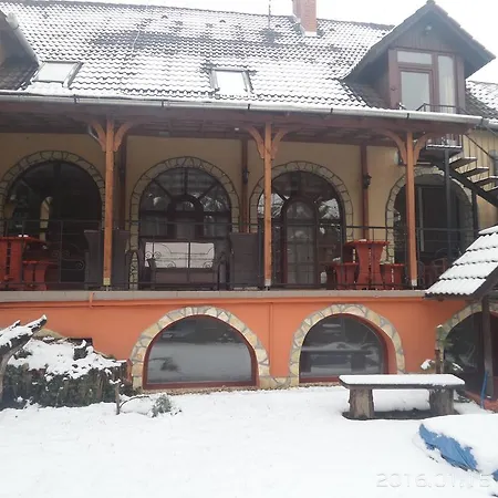 Leganyi Apartmanhaz Eger