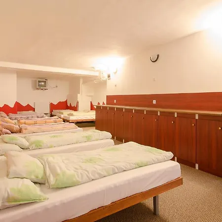 Leganyi Apartmanhaz *