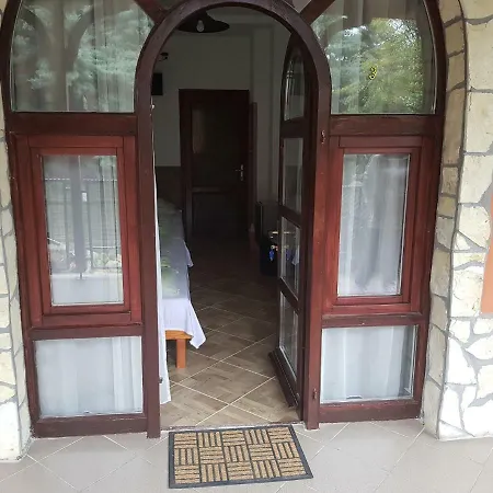 Leganyi Apartmanhaz Apartment *