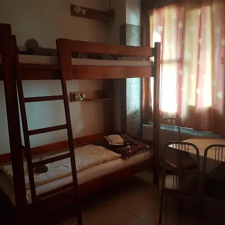 Daire Leganyi Apartmanhaz *