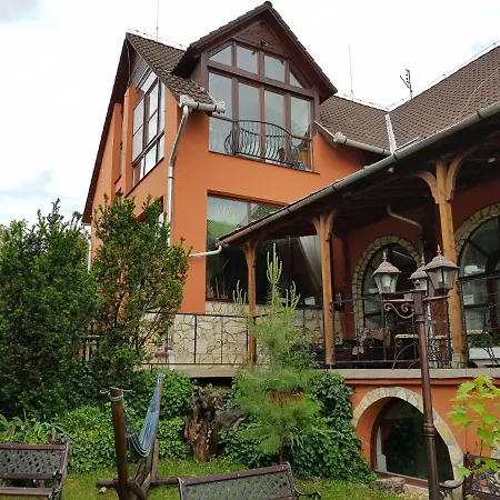 Leganyi Apartmanhaz